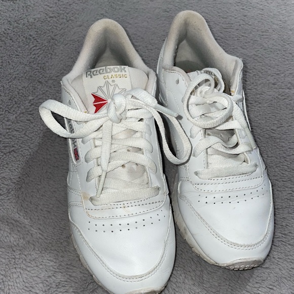 White Reebok Classics, Size 5 - Picture 2 of 4